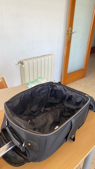 Mochila Parfois con ruedas negra