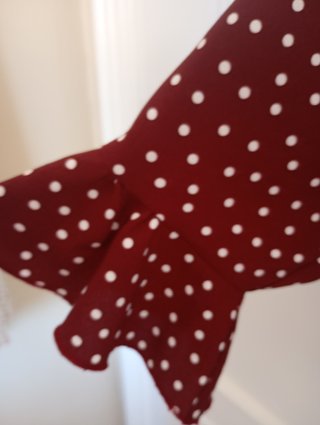 Blusa lunares con perlas en escote