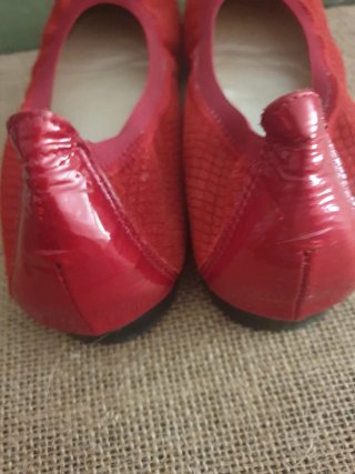 Bailarinas rojas de piel