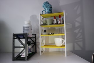 Mini estantería de plástico