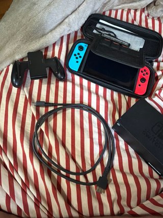 Nintendo Switch Console con Joy-Con