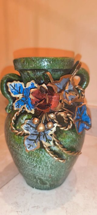 Anfora vintage due anse  in terracotta H = cm 26