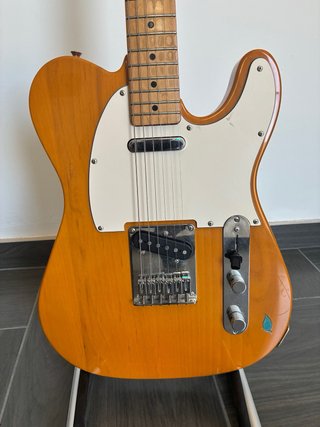 Pack Guitarra Eléctrica Squier Telecaster + Ampi