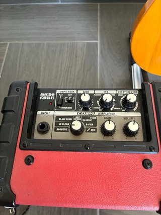 Pack Guitarra Eléctrica Squier Telecaster + Ampi