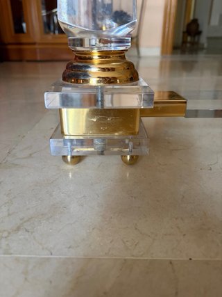 Mesa de cristal, metacrilato y marmol.
