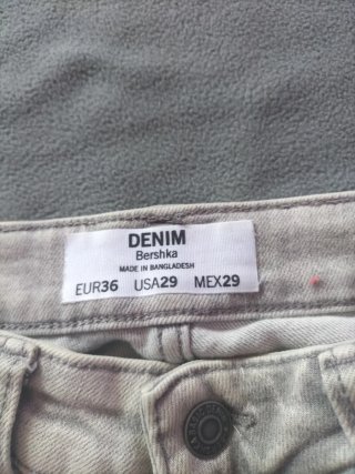 Pantalones cortos hombre beige y azul