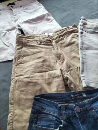 Pantalones cortos hombre beige y azul