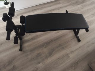 Banco de abdominales negro declinable