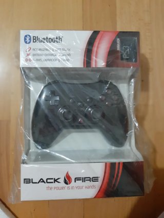 Pack PES 2013 con mando Black Fire Bluetooth ps3