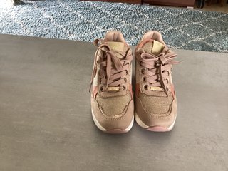 Zapatos Talla 36 Dorados y Rosas