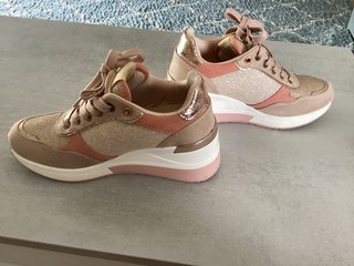 Zapatos Talla 36 Dorados y Rosas