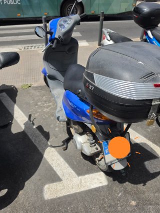Piaggio Fly 125 con baúl Shad