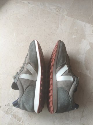 Zapatillas Veja verdes y blancas