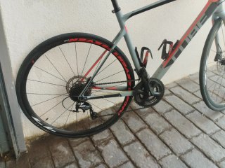 Bicicleta Cube Attain Pro Gris/Naranja