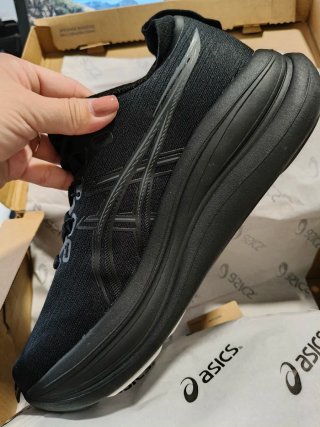 Zapatillas Asics Nimbus 28 Negro/Plata