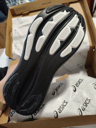 Zapatillas Asics Nimbus 28 Negro/Plata
