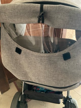 Carro de bebé gris