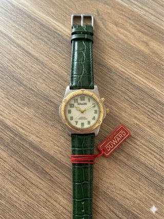 Reloj Duward Esfera Clara Correa Verde