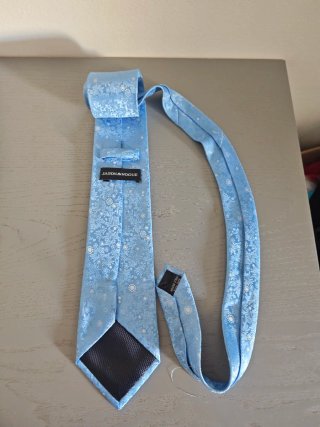 Corbata Vogue azul con estampado floral