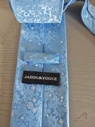 Corbata Vogue azul con estampado floral