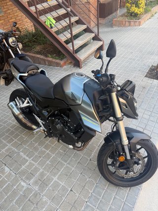 Honda CB750 Hornet Gris