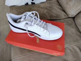 Zapatillas Puma Blancas y Negras