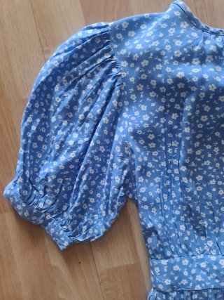 Vestido estampado floral azul