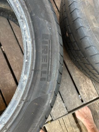 Neumáticos Pirelli P Zero 295/40 R20 (3 uds.=150€)
