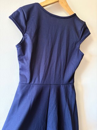 Vestido azul marino talla L con collar