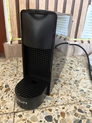 Cafetera Krups Nespresso Essenza Mini