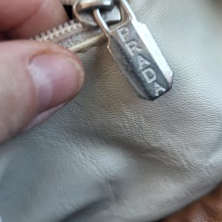Bolso vintage Prada blanco y marrón