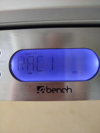 Radio despertador Bench