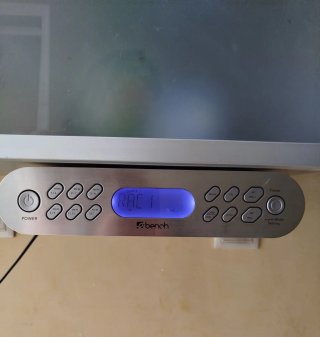 Radio despertador Bench