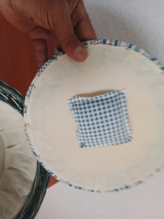 Cesta mimbre y tela azul/verde