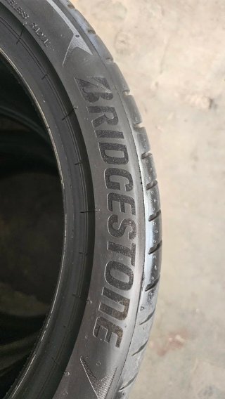 Neumáticos 255 40 20 Bridgestone