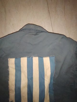 Pieza histórica, uniforme civil prisionero 2GM