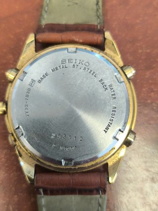 Reloj Seiko Quartz Chronograph Dorado Negro