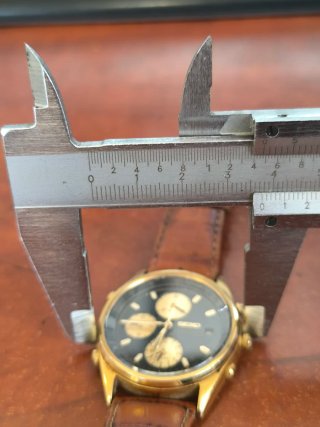 Reloj Seiko Quartz Chronograph Dorado Negro