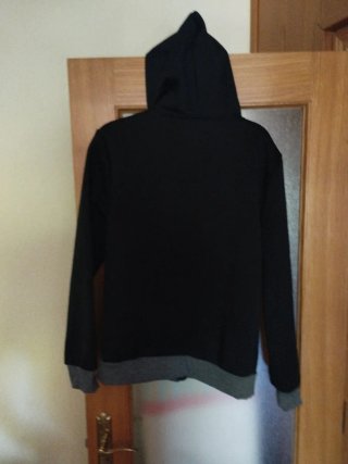 Chaqueta con capucha negra y gris Talla S
