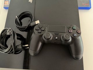 Consola PS4 + 6 Juegos