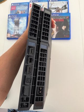 Consola PS4 + 6 Juegos