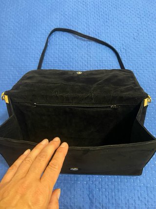 Borsa vintage nera con dettagli oro