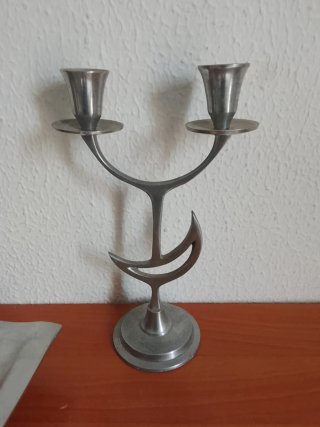 Candelabro y centro de mesa plateado