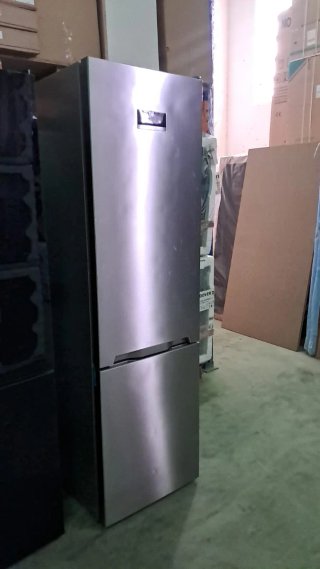 Congelador vertical blanco