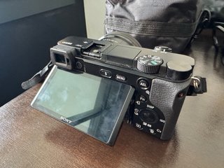 Fotocamera Sony Alpha 6100 + Obiettivo SELP1650