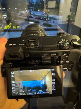 Fotocamera Sony Alpha 6100 + Obiettivo SELP1650