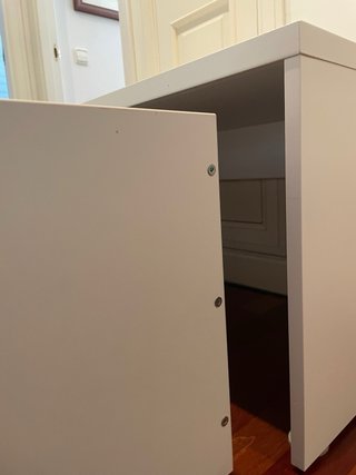 Baúl Ikea blanco con ruedas