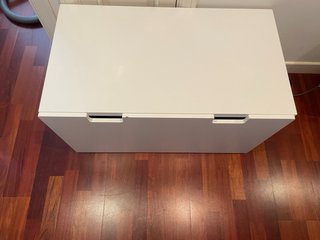 Baúl Ikea blanco con ruedas