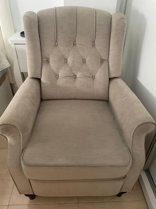 Sillón reclinable de tela beige