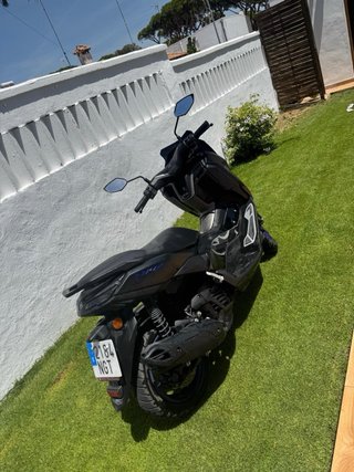 Yamaha NMAX 2025